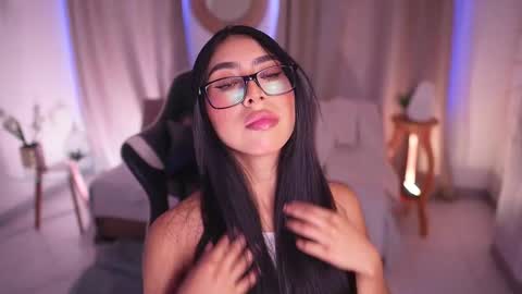 Snapshot of sara_albrecht chatting on 02-11-25, 12:27 Sara  online show from 02-11-25, 12:27