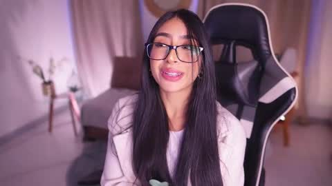 Snapshot of sara_albrecht chatting on 02-11-25, 03:29 Sara  online show from 02-11-25, 03:29