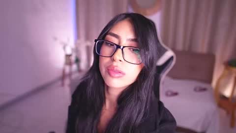 Snapshot of sara_albrecht chatting on 02-14-25, 03:47 Sara  online show from 02-14-25, 03:47