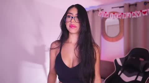 Snapshot of sara_albrecht chatting on 02-17-25, 12:38 Sara  online show from 02-17-25, 12:38