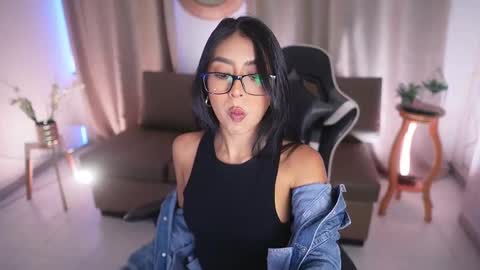 Snapshot of sara_albrecht chatting on 02-24-25, 01:10 Sara  online show from 02-24-25, 01:10