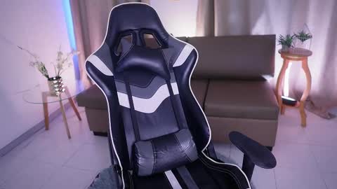 Snapshot of sara_albrecht chatting on 02-25-25, 03:27 Sara  online show from 02-25-25, 03:27