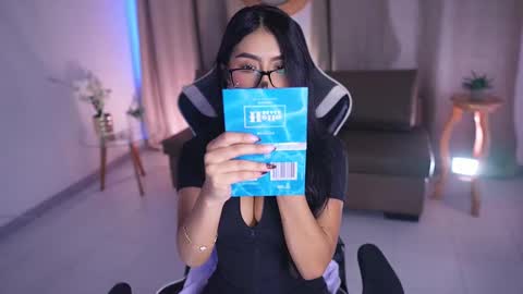 Snapshot of sara_albrecht chatting on 03-04-25, 12:55 Sara  online show from 03-04-25, 12:55