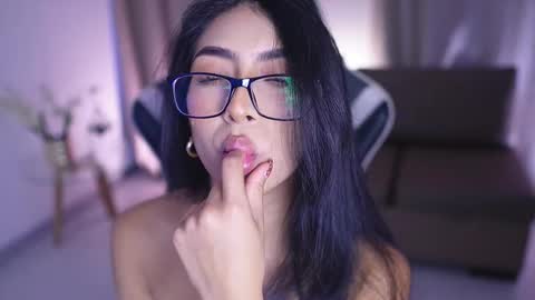 Snapshot of sara_albrecht chatting on 03-12-25, 04:13 Sara  online show from 03-12-25, 04:13