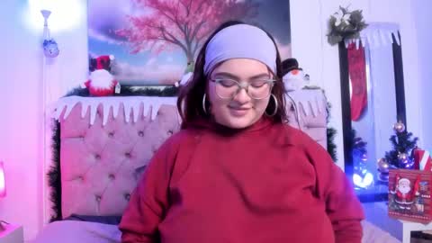 SARA ARIAS  online show from 12-14-24, 01:50