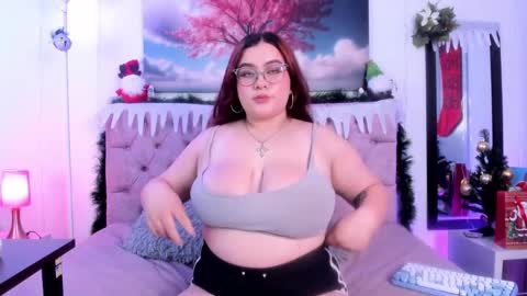 SARA ARIAS  online show from 12-17-24, 07:48