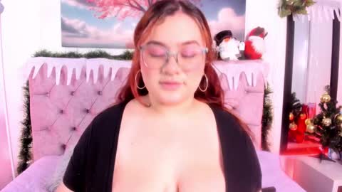 SARA ARIAS  online show from 12-23-24, 08:14