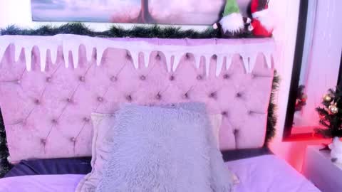 SARA ARIAS  online show from 12-27-24, 01:43