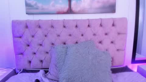 SARA ARIAS  online show from 01-16-25, 01:48