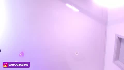 SARA ARIAS  online show from 01-22-25, 11:32