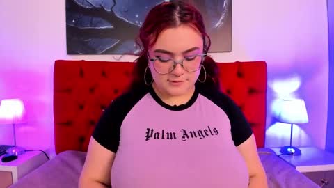 SARA ARIAS  online show from 02-08-25, 08:10