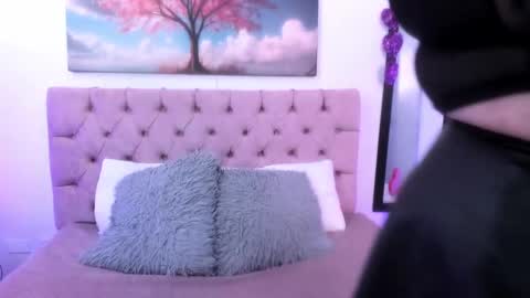 SARA ARIAS  online show from 03-07-25, 07:49