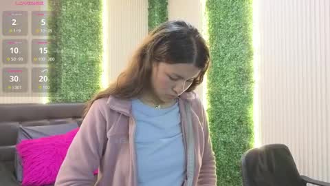 Snapshot of sara_blue13 chatting on 03-02-26, 12:23 Sara online show from 03-02-26, 12:23