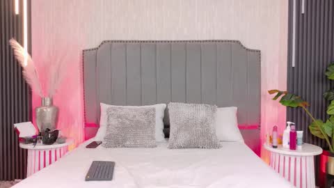 Camilo y  Catalina online show from 10-22-25, 04:13