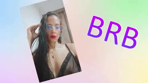 Snapshot of sara_carmona chatting on 10-11-25, 10:47 SARA online show from 10-11-25, 10:47