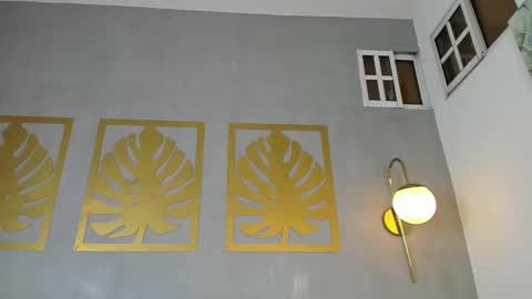 Sara online show from 12-21-24, 12:49