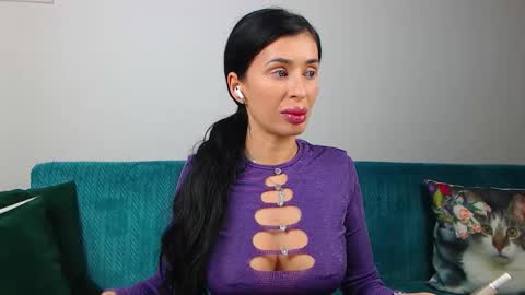 Im Sara I am happy to be here  online show from 02-13-26, 05:42