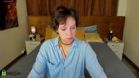 Snapshot of sara_frayy chatting on 10-25-25, 01:02 Sarah online show from 10-25-25, 01:02