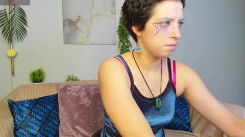 Sarah online show from 11-18-25, 09:03