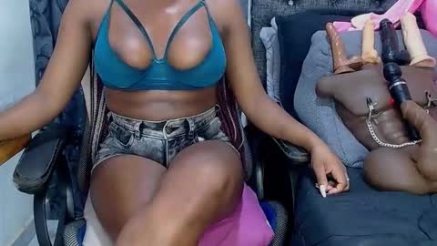 Sara Greyx online show from 10-02-25, 11:01