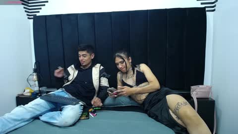 Sara HooT  online show from 01-25-25, 04:45