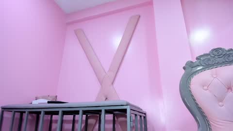 Sara HooT  online show from 01-26-25, 07:42