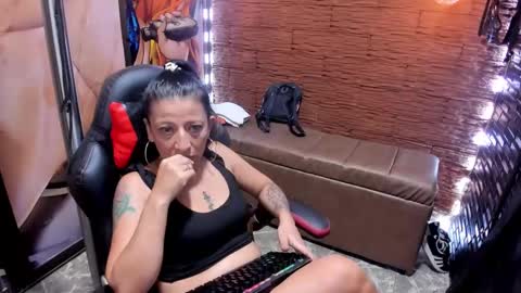 Snapshot of sara_hot_2 chatting on 01-15-25, 03:22 no limits sarah online show from 01-15-25, 03:22