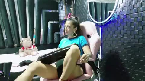 Snapshot of sara_hot_2 chatting on 01-31-25, 03:52 no limits sarah online show from 01-31-25, 03:52