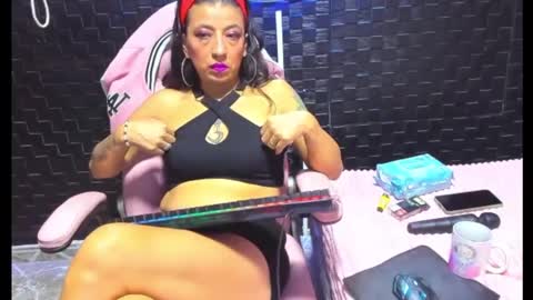 Snapshot of sara_hot_2 chatting on 02-18-25, 11:41 no limits sarah online show from 02-18-25, 11:41