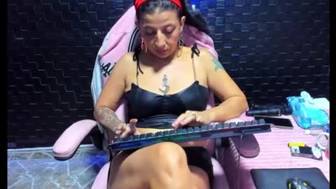 Snapshot of sara_hot_2 chatting on 02-20-25, 03:56 no limits sarah online show from 02-20-25, 03:56