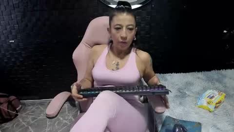 Snapshot of sara_hot_2 chatting on 11-04-25, 12:37 no limits sarah online show from 11-04-25, 12:37