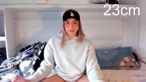 sara_hunter1 online show from 10-25-25, 11:29