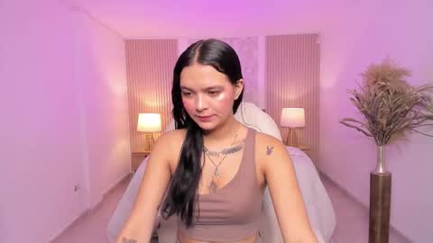 Snapshot of sara_jjones_ chatting on 12-14-25, 11:48 Sara online show from 12-14-25, 11:48