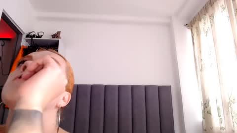 Snapshot of sara_johnson__ chatting on 06-07-26, 06:33 sara_johnson__ online show from 06-07-26, 06:33