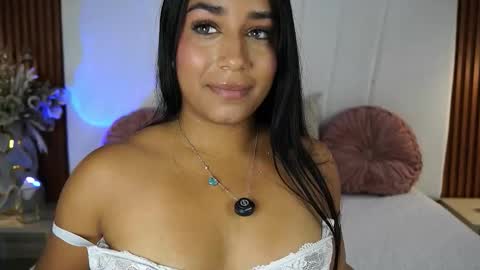  Sara Jones  online show from 01-09-26, 07:37