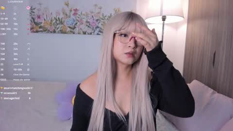 Snapshot of sara_kim_ chatting on 10-04-25, 11:14 Sara new account give me thomb up Follow me help me reach 15k followers again online show from 10-04-25, 11:14