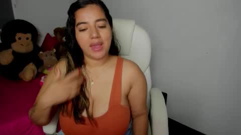 sarah  LIZCANO....... online show from 09-17-25, 11:12