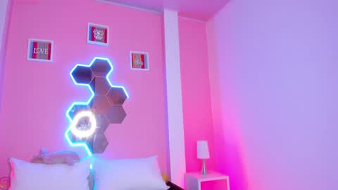 Sara  online show from 02-07-25, 11:03