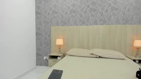 Sara online show from 11-26-25, 11:33