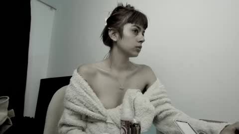 Snapshot of sara_mirandaa chatting on 02-09-25, 01:14 Sara online show from 02-09-25, 01:14