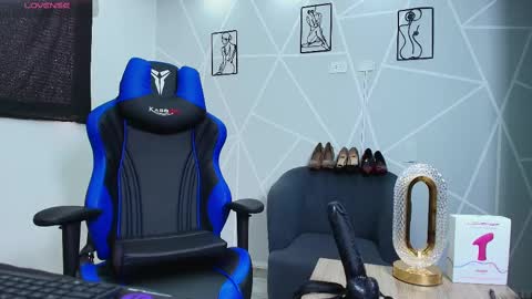 Snapshot of sara_moon3 chatting on 02-10-25, 05:30 Sara online show from 02-10-25, 05:30