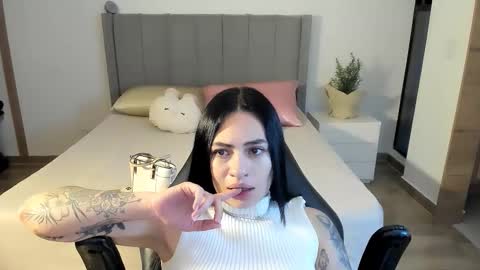 Sara online show from 12-21-25, 03:24