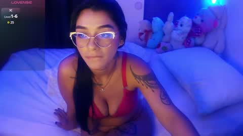 Snapshot of sara_ramirez0 chatting on 01-16-25, 01:16 sara_ramirez0 online show from 01-16-25, 01:16