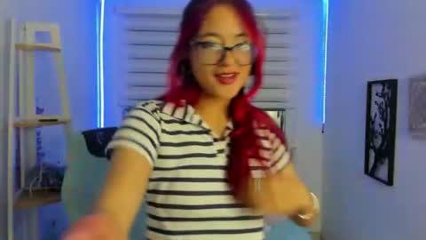 Snapshot of sara_red_x chatting on 06-13-26, 03:59 sara_red_x online show from 06-13-26, 03:59