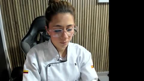 sara_roades online show from 10-21-25, 01:34