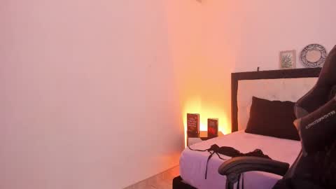 sara_roades online show from 12-14-25, 02:11