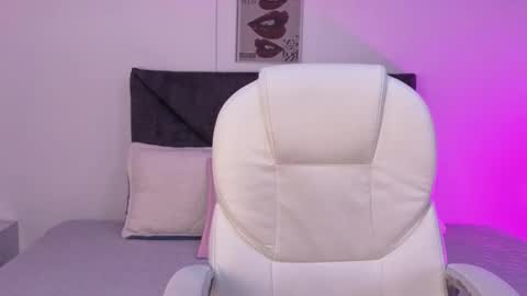 sara  online show from 09-10-25, 01:55