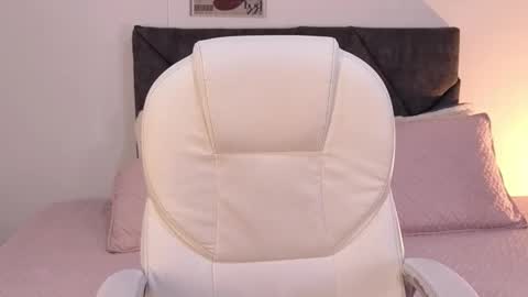 sara  online show from 09-25-25, 02:43