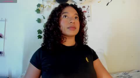 sara sofia online show from 12-10-24, 01:11