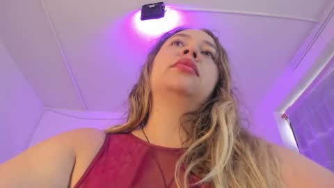 sara online show from 10-22-25, 01:11